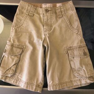 Boys Old Navy khaki cargo shorts, Sz. 7 Slim
